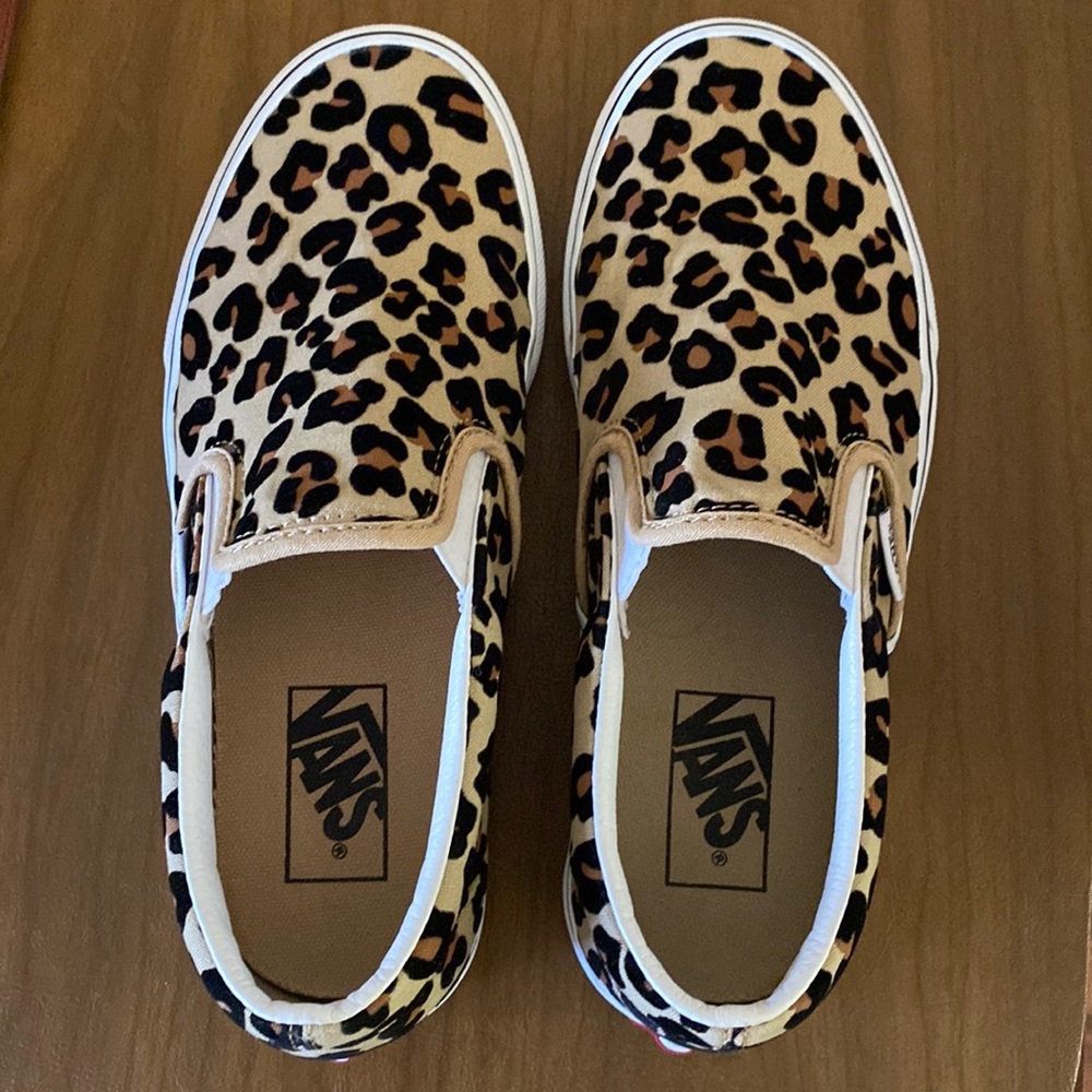 Leopard print Vans slip on size 7.5